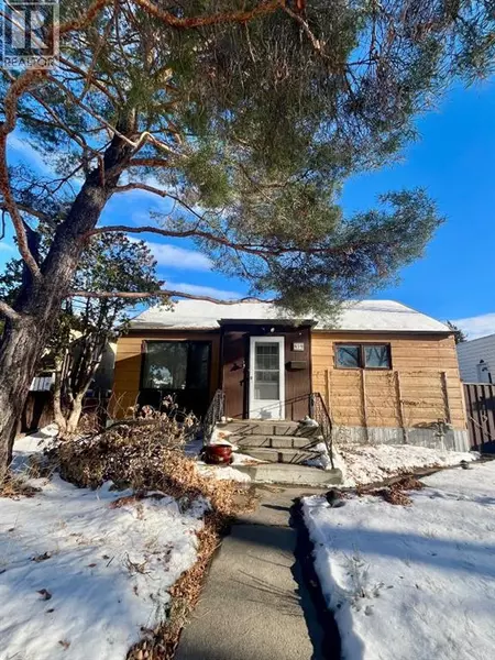 819 5 Street S, Lethbridge, AB T1J2C5