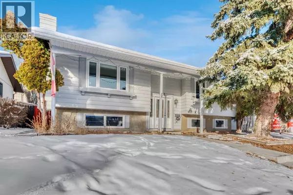 Calgary, AB T2J5T3,124 Deercrest Close SE