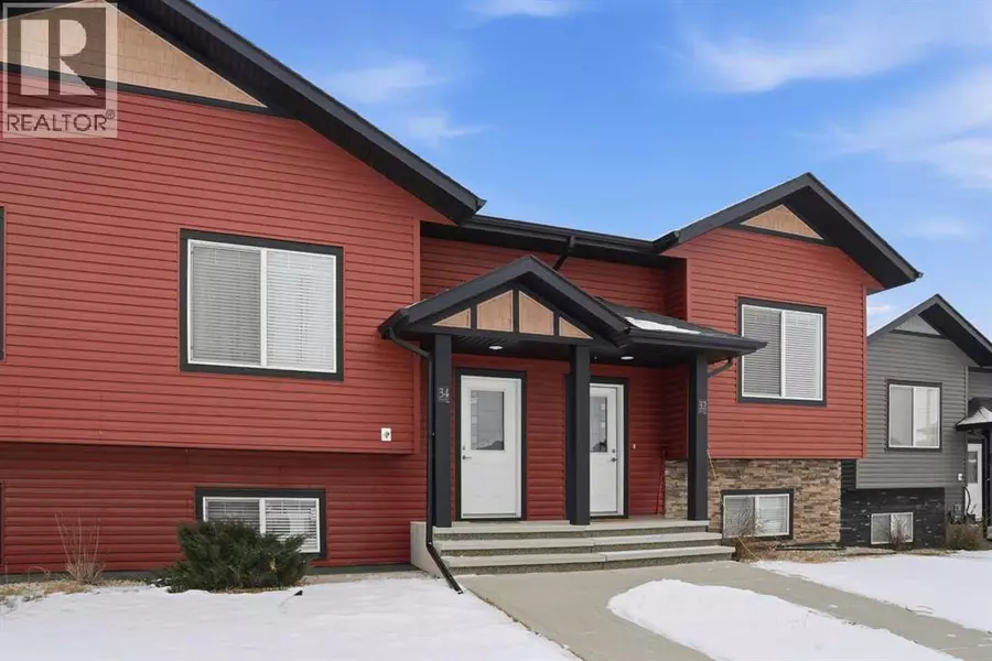 34 Hutton Place, Penhold, AB T0M1R0
