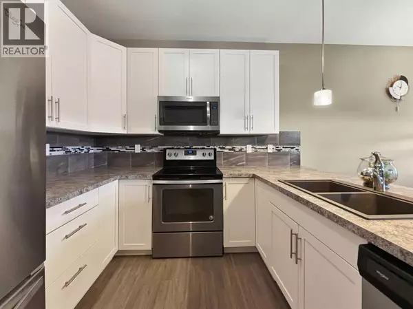 Penhold, AB T0M1R0,34 Hutton Place