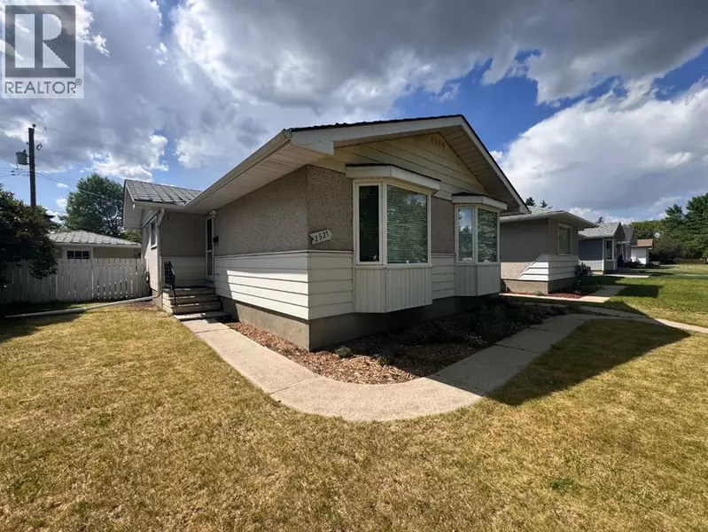 2521 35 Street SE, Calgary, AB T2b0x4