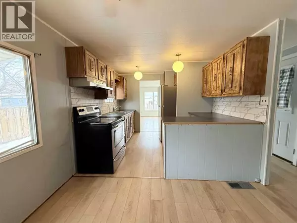 Pincher Creek, AB T0K1W0,33, 895 Elizabeth Street