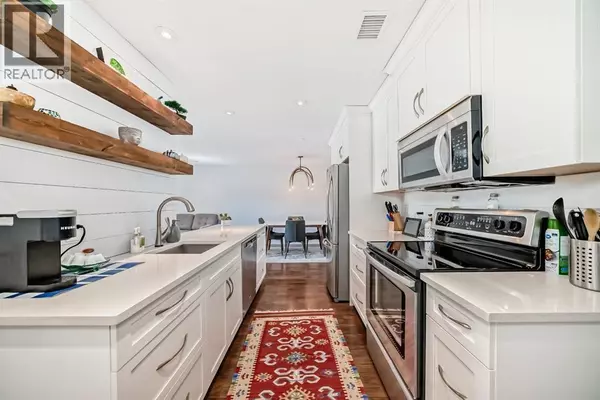 Calgary, AB T2S0C5,202, 540 18 Avenue SW