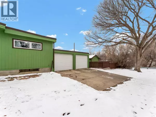 Medicine Hat, AB T1A5H6,190 Connaught Drive SW