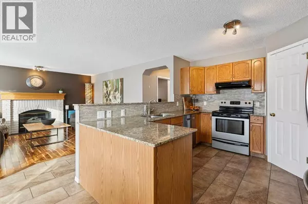 Calgary, AB T2C4J4,33 River Rock Crescent SE