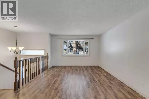 Calgary, AB T2B2A2,3335 Doverview Road SE