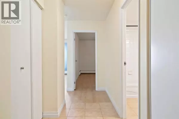 Calgary, AB T3C3R9,806, 1334 12 Avenue SW