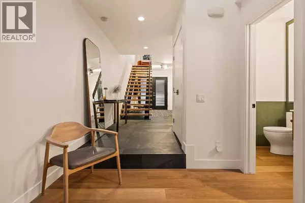 Calgary, AB T3B4Z8,4, 2200 Varsity Estates Drive NW