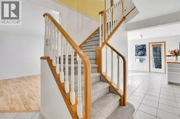 Calgary, AB T2Y3C5,46 Somerset Close SW