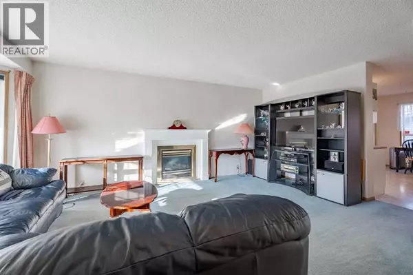 Calgary, AB T3J3M4,82 Martinridge Crescent NE