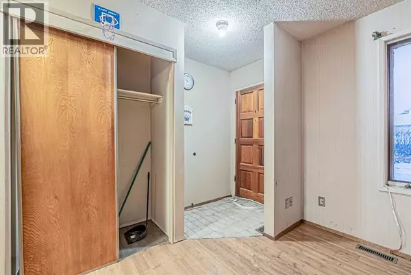 Calgary, AB T3J1Y3,171 Castlebrook Rise NE