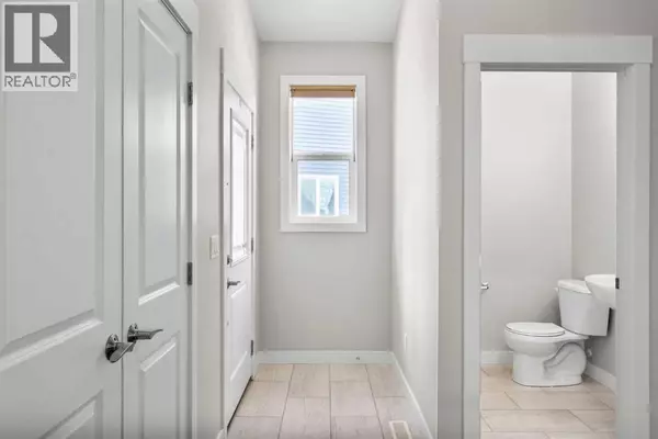 Okotoks, AB T1S0P9,136 Drake Landing Gardens