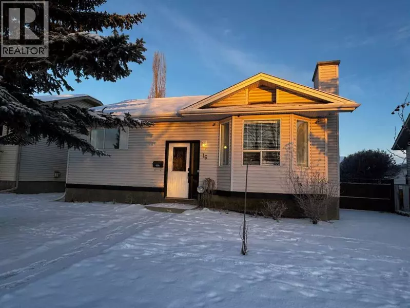 16 West Mcmanus Road, Cochrane, AB T4C1L7
