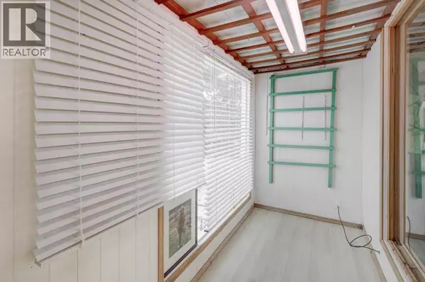 Calgary, AB T2E2G1,221 31 Avenue NE