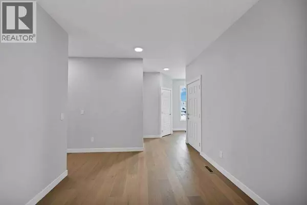 Calgary, AB T3J5T7,80 Homestead Gardens