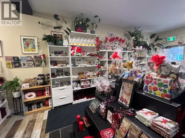 Calgary, AB T3E1L7,2114 54 Avenue SW