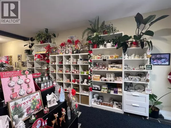 Calgary, AB T3E1L7,2114 54 Avenue SW