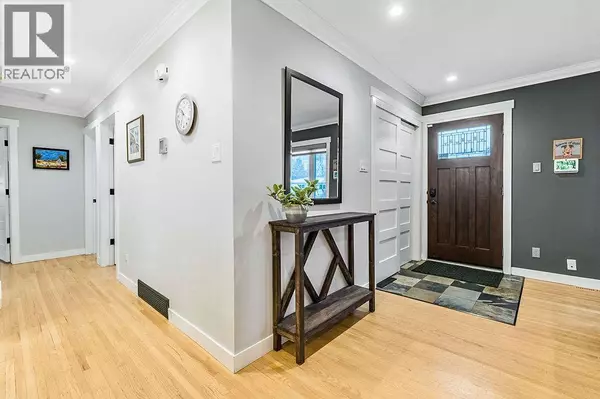 Calgary, AB T3C3L2,269 Windermere Road SW