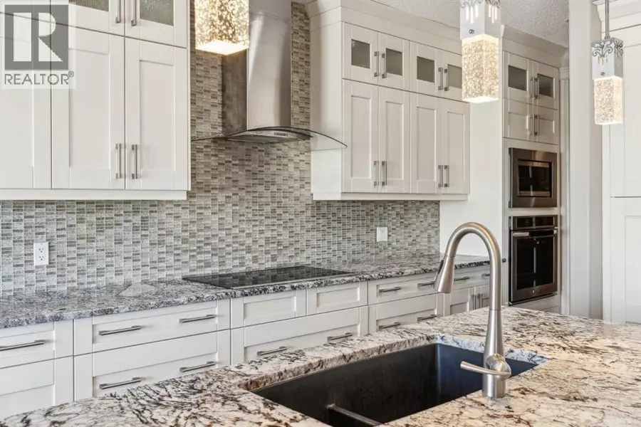 152 Evansborough Way NW, Calgary, AB T3P0M5