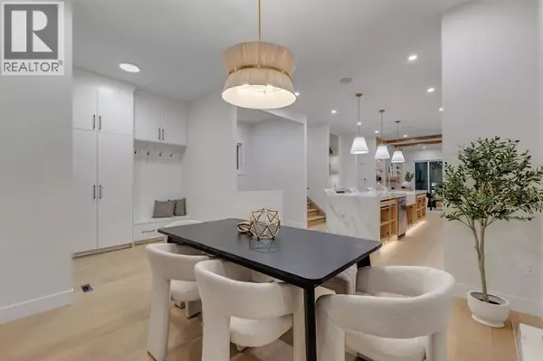 Calgary, AB T2T4Z3,2518 20 Street SW