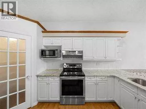 Calgary, AB T3L1Z8,38 Tuscany Hills Road NW