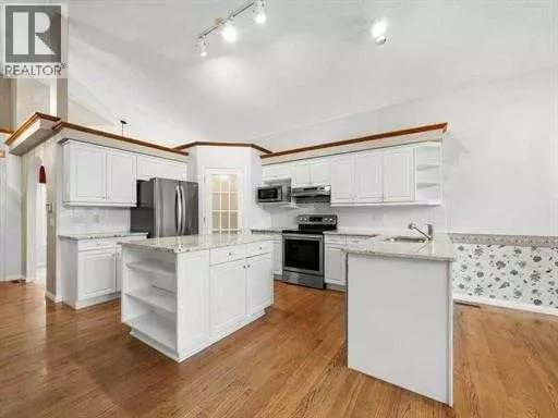 Calgary, AB T3L1Z8,38 Tuscany Hills Road NW