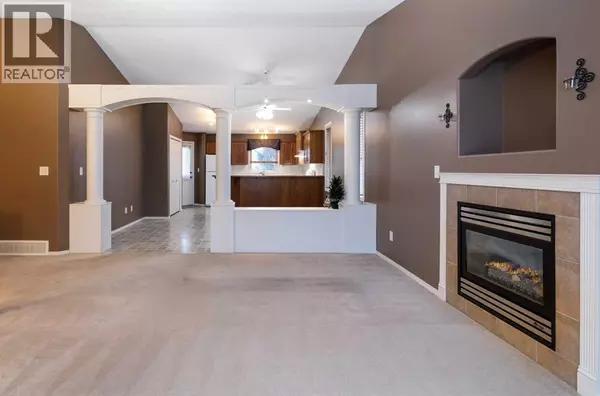 Red Deer, AB T4R3A8,15 Altena Close