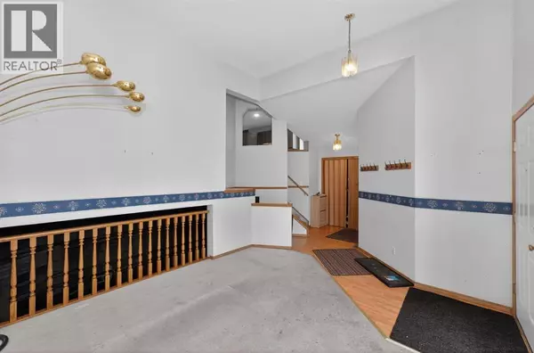 Calgary, AB T2Y3H1,43 Somercrest Circle SW