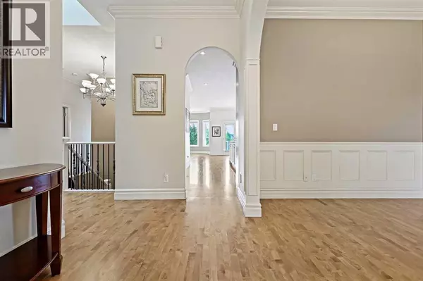 Calgary, AB T3G4Y5,49 Royal Highland Road NW