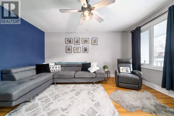 Medicine Hat, AB T1A1V2,166 12 Street SE