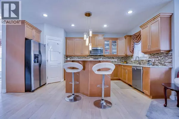 Calgary, AB T3J5J3,77 Saddleland Drive NE