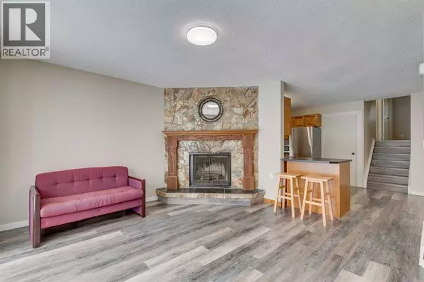 Calgary, AB T2W4N1,68 Woodglen Close SW