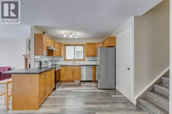 Calgary, AB T2W4N1,68 Woodglen Close SW