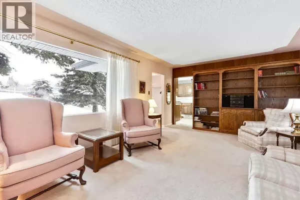 Calgary, AB T2K1Y3,79 Chancellor Way NW