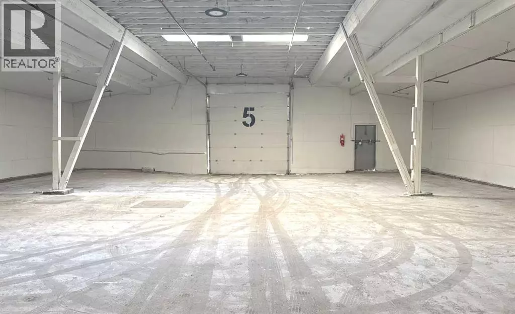 Calgary, AB T2B2E5,105, 2008 48 Street SE