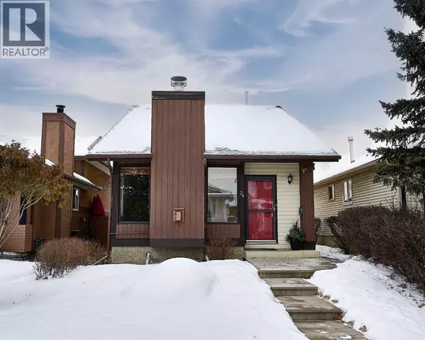 34 Woodglen Crescent SW, Calgary, AB T2W4Y8