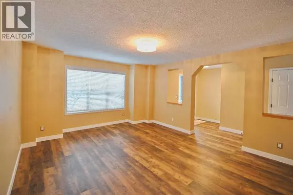 Calgary, AB T3K5R4,68 Covepark Close NE