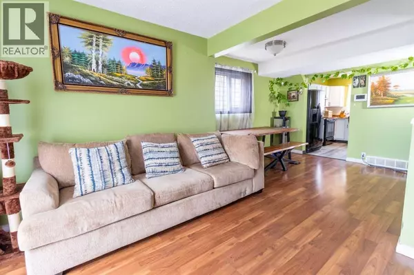 Calgary, AB T1Y3S8,165 Whitewood Place NE