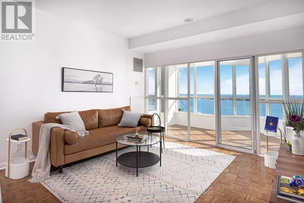 Toronto (waterfront Communities), ON M5J2Y7,230 Queens Quay West #2612