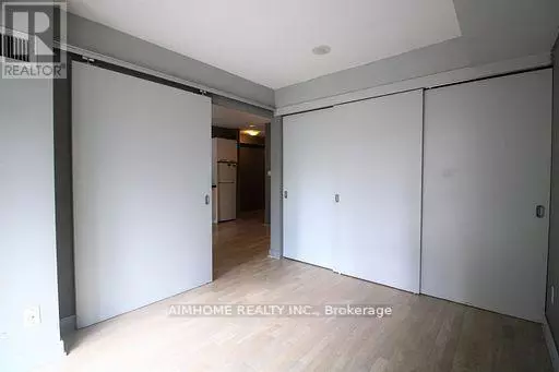 Toronto (waterfront Communities), ON M5H4E6,126 Simcoe ST #401