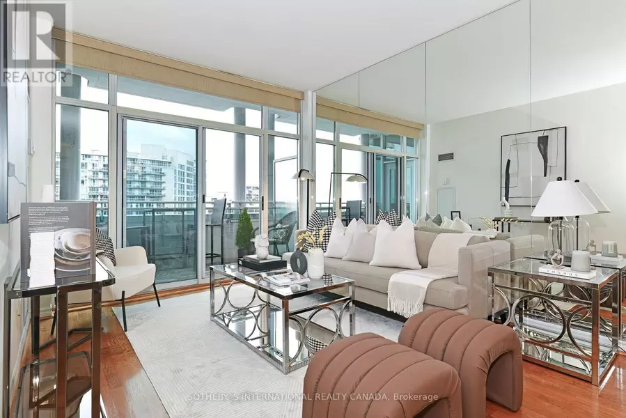 600 QUEENS QUAY West #SPH22, Toronto (waterfront Communities), ON M5V3M3