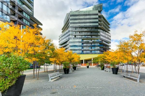 21 Lawren Harris SQ #811, Toronto (waterfront Communities), ON M5A1H7