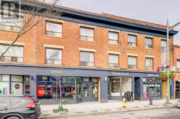 Toronto (oakwood Village), ON M6E3H3,1074 St Clair AVE West #4