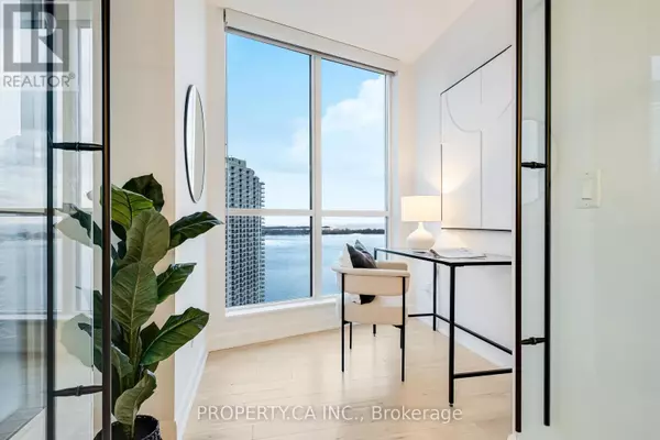 Toronto (waterfront Communities), ON M5J2Y5,208 Queens Quay West #2802