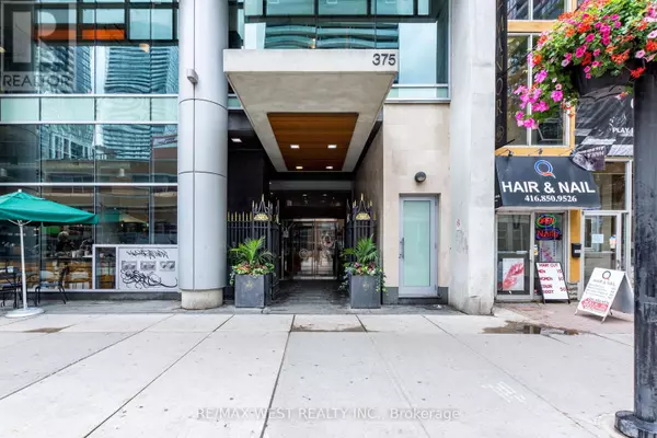 Toronto (waterfront Communities), ON M5V1K5,375 King ST West #807