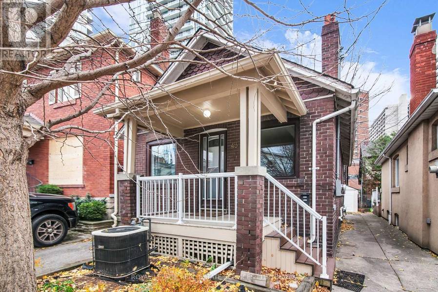 43 MONTGOMERY AVENUE, Toronto (yonge-eglinton), ON M4R1C9