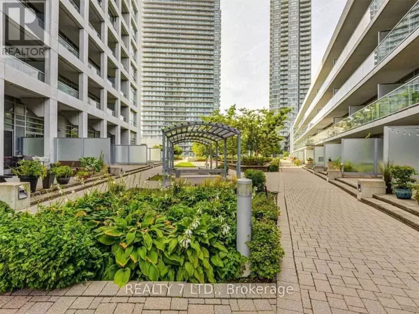 Toronto (henry Farm), ON M2J0A8,2035 Sheppard AVE East #220