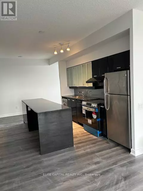 Toronto (bayview Village), ON M2K0B3,29 Singer CT #2305