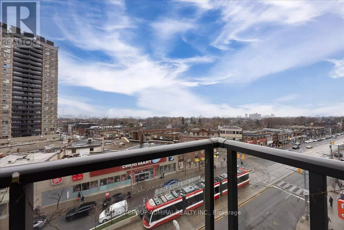 Toronto (humewood-cedarvale), ON M6C1A2,530 St. Clair AVE West #508