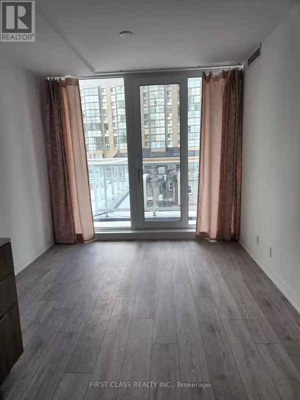 Toronto (willowdale East), ON M2N0L4,15 Holmes AVE #304